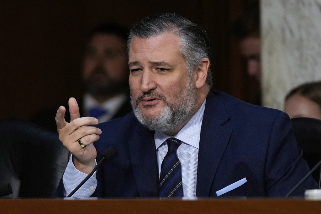Sen. Ted Cruz, R-Texas, speaks to FBI Director Kash Patel as he appears before the Senate Judiciary Committee for his first oversight hearing, Tuesday, Sept. 16, 2025, at the Capitol in Washington. (AP Photo/Julia Demaree Nikhinson)