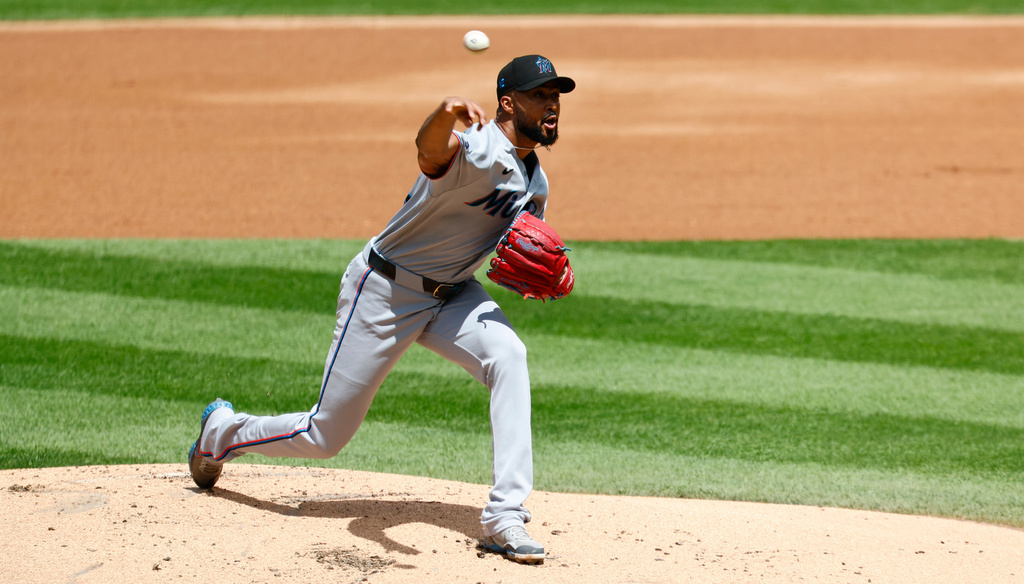 Miami Marlins pitcher Sandy Alcantara throws against the New York Mets during the first inning of a baseball game, Sunday, Aug. 2, 2026, in New York. (AP Photo/Noah K. Murray)