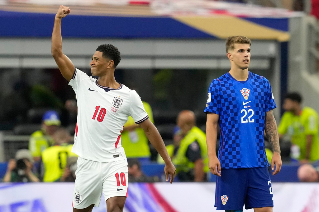 England's Jude Bellingham (10) celebrates his team's third goal during the World Cup Group L soccer match between England and Croatia in Arlington, Texas, near Dallas, Wednesday, June 17, 2026. (AP Photo/Tony Gutierrez)