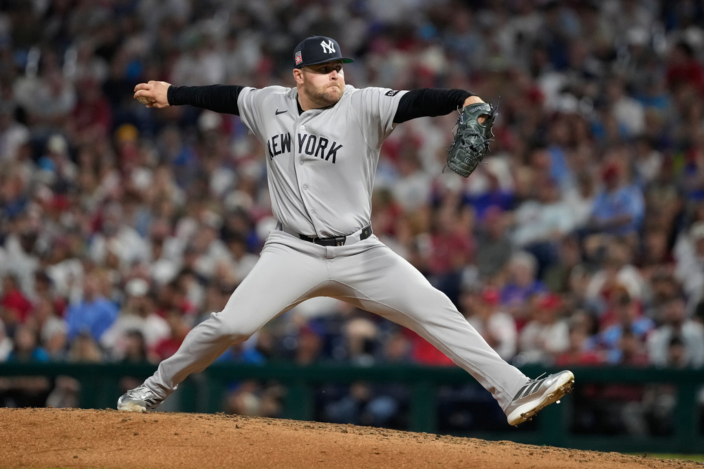 New York Yankees' David Bednar pitches during the ninth inning of a baseball game against the Philadelphia Phillies Friday, July 24, 2026, in Philadelphia. (AP Photo/Matt Slocum)