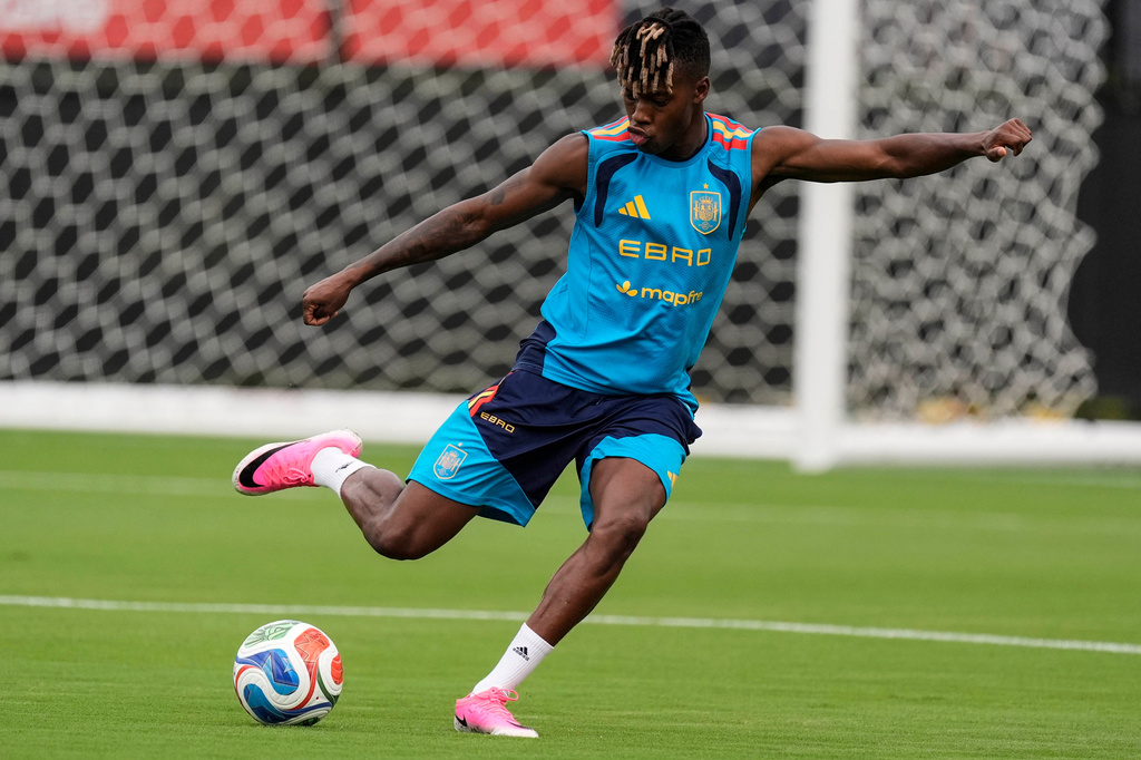 Spain's Nico Williams works out during a training session, Saturday, June 6, 2026, in Chattanooga, Tenn., ahead of the World Cup soccer tournament. (AP Photo/Mike Stewart)