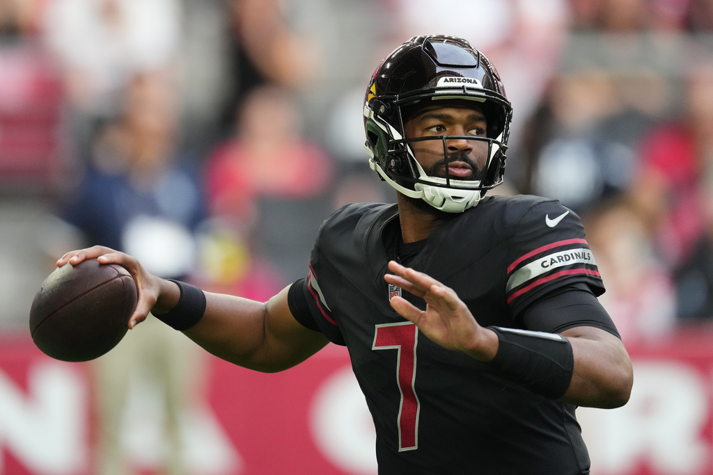 Arizona Cardinals quarterback Jacoby Brissett (7) passes against the San Francisco 49ers during the first half of an NFL football game in Glendale, Ariz., Sunday, Nov. 16, 2025. (AP Photo/Ross D. Franklin)