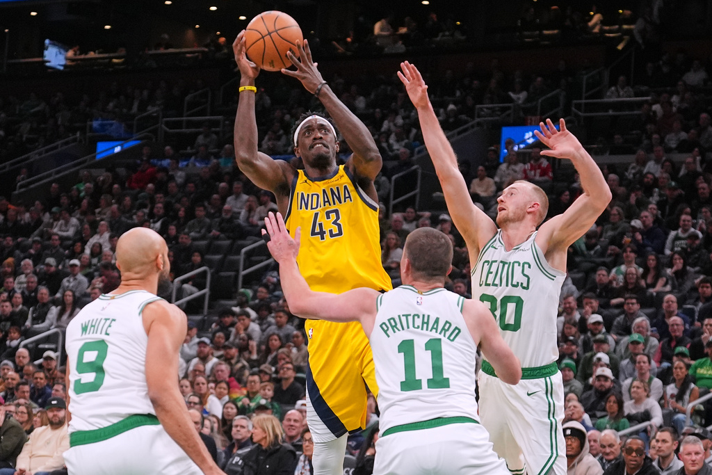 Indiana Pacers forward Pascal Siakam (43) drives to the basket against the Boston Celtics during the first half of an NBA basketball game, Wednesday, Jan. 21, 2026, in Boston. (AP Photo/Charles Krupa)