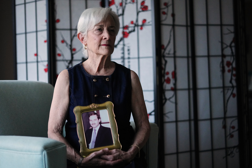 Stephanie Bernstein, whose husband, Michael Stuart Bernstein, was killed in the bombing of Pan Am Flight 103 over Lockerbie, Scotland, poses for a photograph in Chevy Chase, Md., Thursday, Aug. 20, 2026. (AP Photo/Matt Rourke)