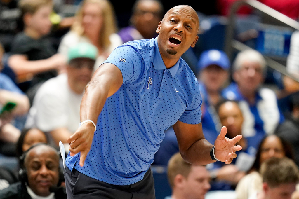 FILE - Memphis head coach Penny Hardaway gives instructions during the first half of an NCAA college basketball game against Rice, Jan. 3, 2026, in Houston. (AP Photo/Eric Christian Smith, File)