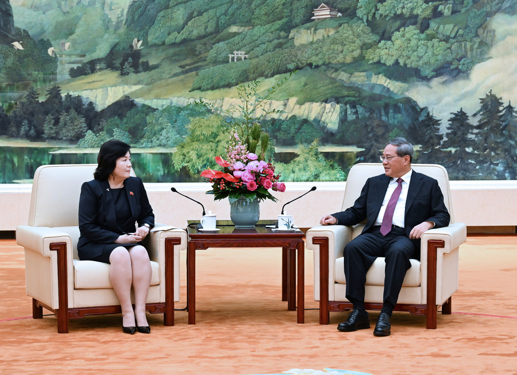 In this photo released by Xinhua News Agency, Chinese Premier Li Qiang, right, meets with North Korean Foreign Minister Choe Son Hui at the Great Hall of the People in Beijing, Monday, Sept. 29, 2025. (Rao Aimin/Xinhua via AP)