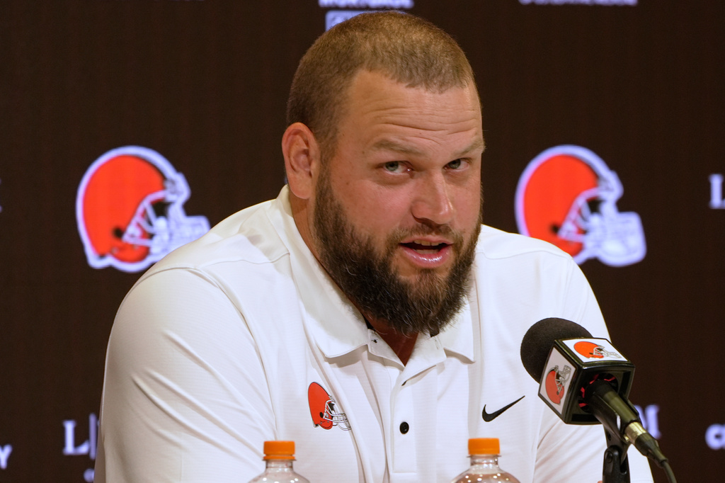 Cleveland Browns' Joel Bitonio announces his retirement Tuesday, June 9, 2026, in Berea, Ohio. (AP Photo/Sue Ogrocki)