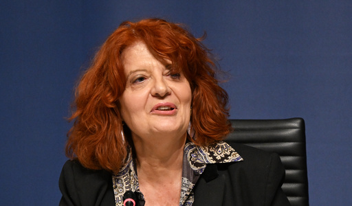 Paris prosecutor Laure Beccuau speaks during a news conference at the Paris courthouse Wednesday, Oct. 29, 2025, on the judicial investigation into the jewels robbery at the Louvre museum in Paris, France. (AP Photo/Emma Da Silva) Paris prosecutor Laure Beccuau speaks during a news conference at the Paris courthouse Wednesday, Oct. 29, 2025, on the judicial investigation into the jewels robbery at the Louvre museum in Paris, France. (AP Photo/Emma Da Silva)