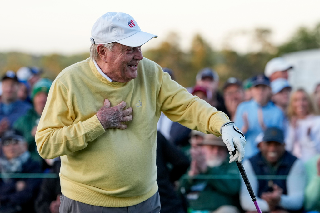 Jack Nicklaus hits the ceremonial tee shot on the first hole during the first round of the Masters golf tournament at the Augusta National Golf Club, Thursday, April 9, 2026, in Augusta, Ga. (AP Photo/Eric Gay)