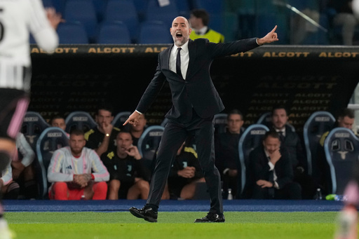 Juventus' head coach Igor Tudor gioves instructions during the Italian Serie A soccer match between Lazio and Juventus in Rome, Sunday, Oct. 26, 2025. (AP Photo/Gregorio Borgia) Juventus' head coach Igor Tudor gioves instructions during the Italian Serie A soccer match between Lazio and Juventus in Rome, Sunday, Oct. 26, 2025. (AP Photo/Gregorio Borgia)