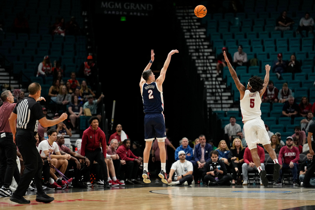 Gonzaga guard Steele Venters (2) shoots the ball against Alabama forward Amari Allen (5) during the first half of an NCAA college basketball game Monday, Nov. 24, 2025, in Las Vegas. (AP Photo/Lucas Peltier)