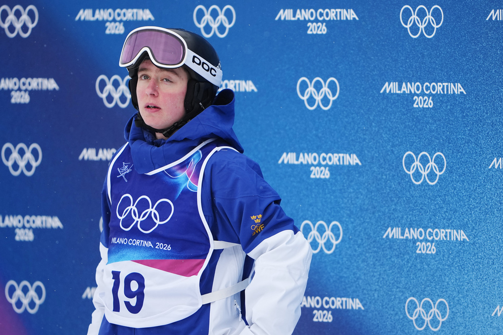 Sweden's Elis Lundholm look on during the women's freestyle skiing moguls qualifications at the 2026 Winter Olympics, in Livigno, Italy, Tuesday, Feb. 10, 2026. (AP Photo/Lindsey Wasson)