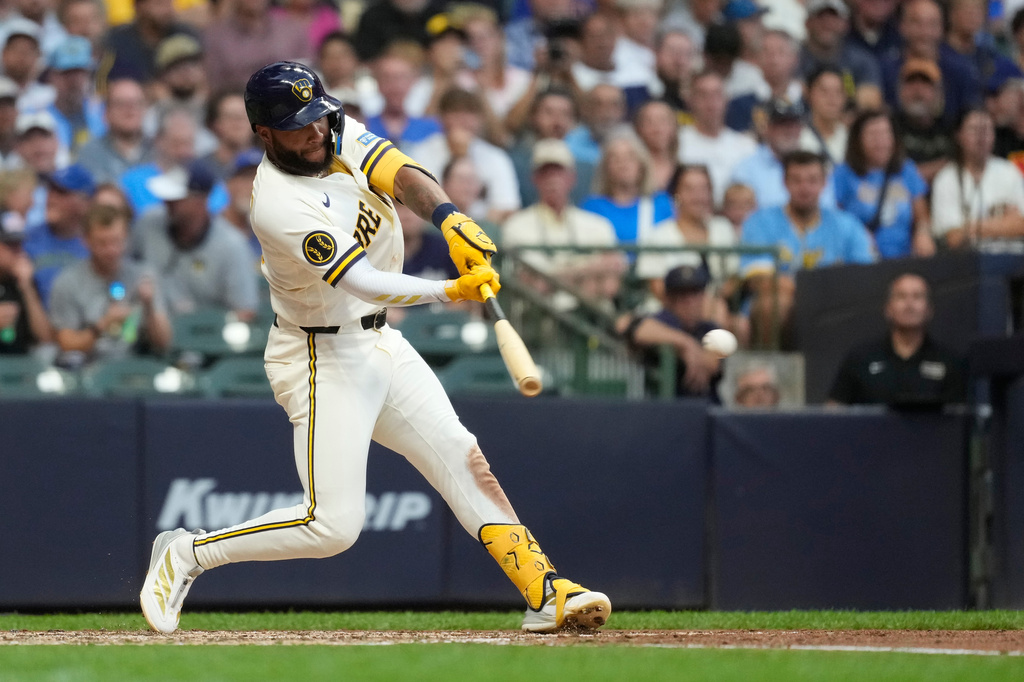 Milwaukee Brewers' Jackson Chourio hits an RBI single during the fourth inning of a baseball game against the Pittsburgh Pirates, Tuesday, Aug. 4, 2026, in Milwaukee. (AP Photo/Aaron Gash)