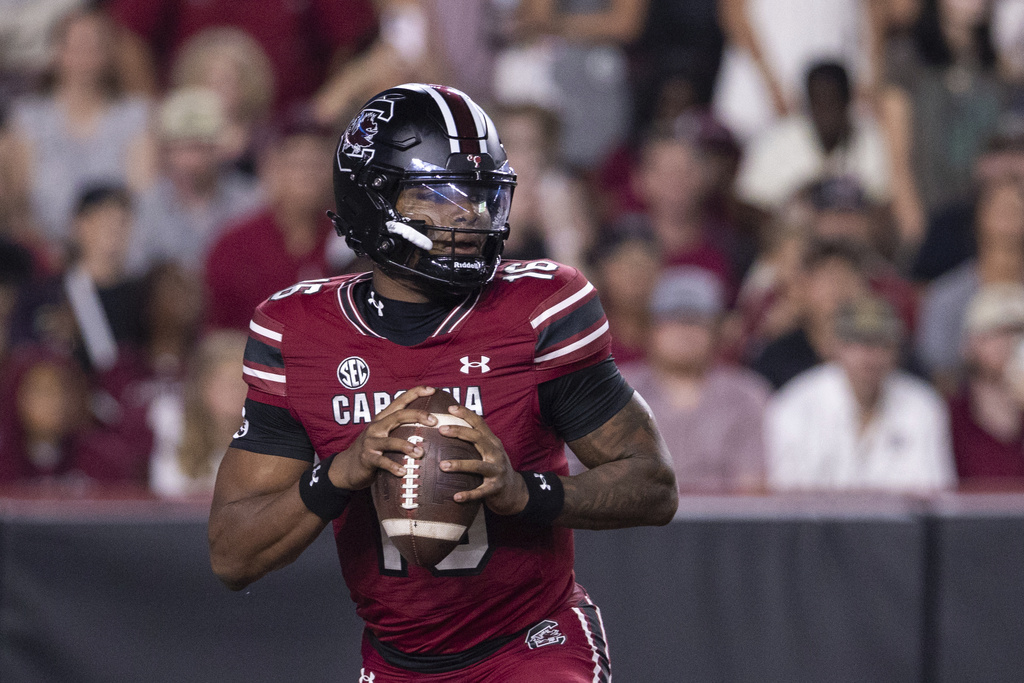 South Carolina quarterback LaNorris Sellers (16) drops back to throw against the South Carolina State during the first half of an NCAA college football match up, Saturday, Sept. 6, 2025, in Columbia, S.C. (AP Photo/Scott Kinser)