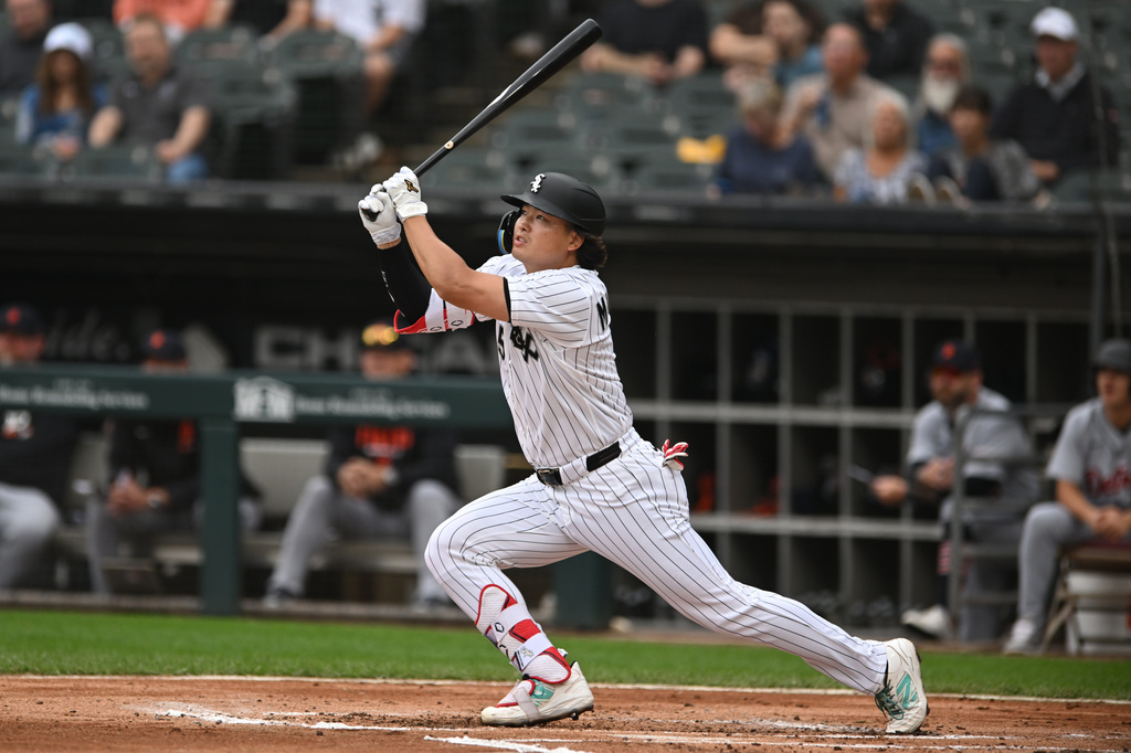 Chicago White Sox's Munetaka Murakami watches his RBI single during the first inning of a baseball game against the Detroit Tigers Saturday, Sept. 19, 2026, in Chicago. (AP Photo/Paul Beaty)