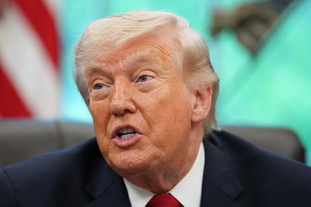 President Donald Trump meets with NASA's Artemis II astronauts Victor Glover, Christina Koch, Reid Wiseman and Jeremy Hansen in the Oval Office of the White House, Wednesday, April 29, 2026, in Washington. (AP Photo/Matt Rourke)