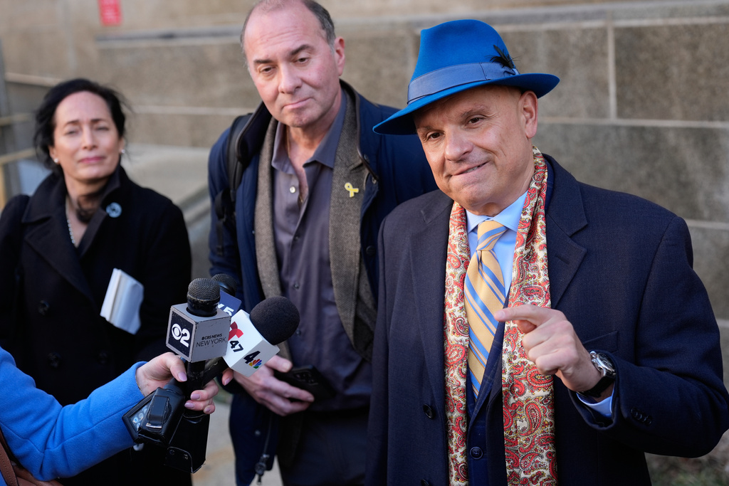 Arthur Aidala, an attorney for Harvey Weinstein, right, talks to reporters outside the courthouse in New York, Thursday, Jan. 8, 2026. (AP Photo/Seth Wenig)