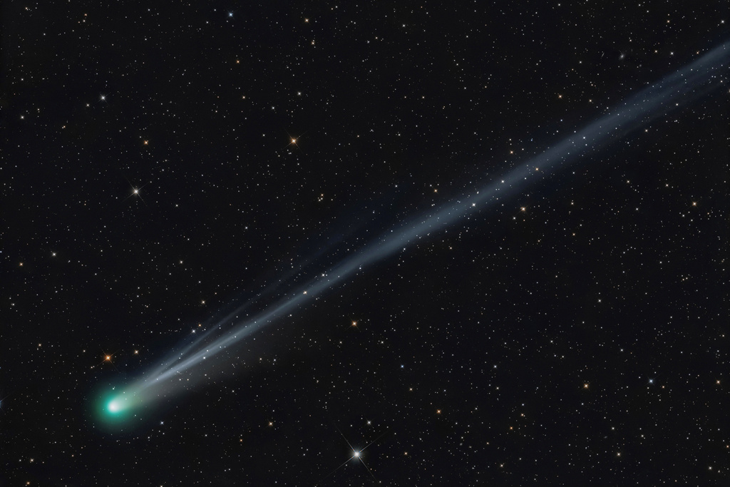 This image provided by Brennan Gilmore shows the bright green comet C/2025 A6 (Lemmon) on Saturday, Oct. 4, 2025, in Cismont, Va. (Brennan Gilmore via AP)