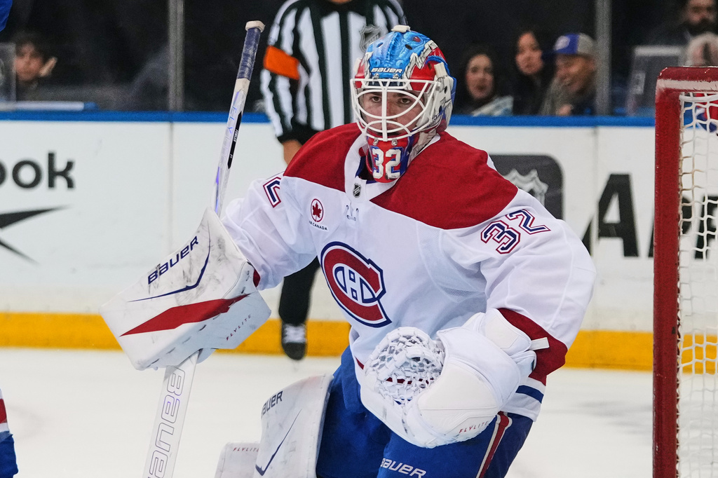 Montréal Canadiens goaltender Jacob Fowler (32) protects the net during the second period of an NHL hockey game against the New York Rangers Thursday, April 2, 2026, in New York. (AP Photo/Frank Franklin II)