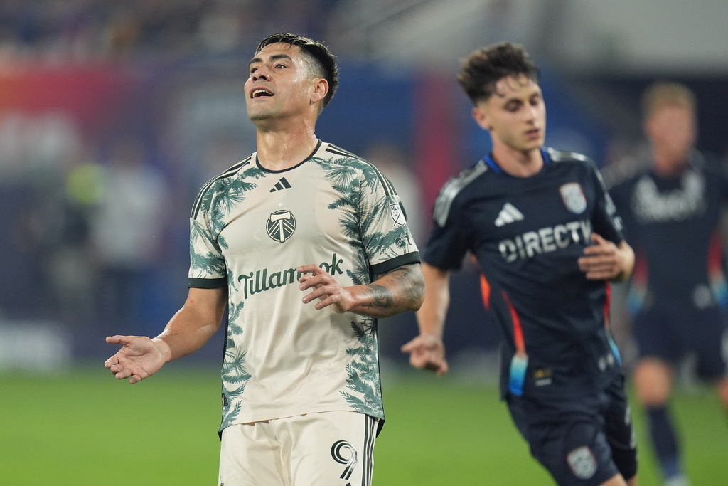Portland Timbers forward Felipe Mora reacts to a missed opportunity on goal during the first half of Game 1 in the first round of MLS soccer's Western Conference playoff against San Diego FC Sunday, Oct. 26, 2025, in San Diego. (AP Photo/Gregory Bull)