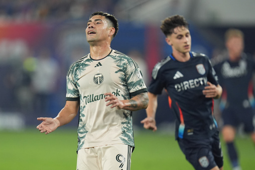 Portland Timbers forward Felipe Mora reacts to a missed opportunity on goal during the first half of Game 1 in the first round of MLS soccer's Western Conference playoff against San Diego FC Sunday, Oct. 26, 2025, in San Diego. (AP Photo/Gregory Bull) Portland Timbers forward Felipe Mora reacts to a missed opportunity on goal during the first half of Game 1 in the first round of MLS soccer's Western Conference playoff against San Diego FC Sunday, Oct. 26, 2025, in San Diego. (AP Photo/Gregory Bull)