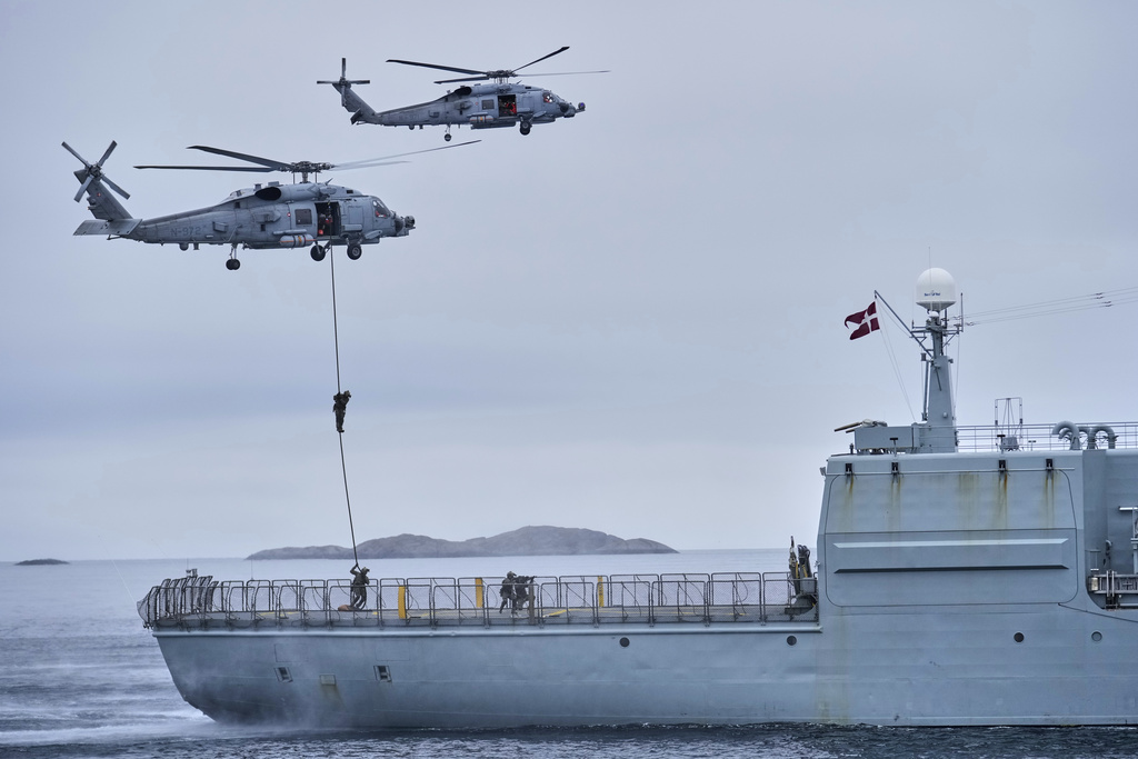Danish military forces participate in a military exercise with hundreds of troops from several European NATO members in the Arctic Ocean in Nuuk, Greenland, Monday, Sept. 15, 2025. (AP Photo/Ebrahim Noroozi)