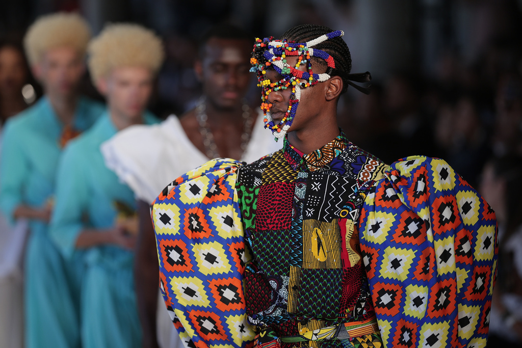 A model wears a creation from the Menino Rei collection during Sao Paulo Fashion Week, Thursday, Oct. 16, 2025. (AP Photo/Ettore Chiereguini)