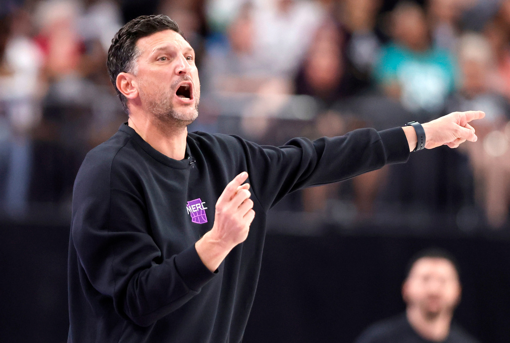 Phoenix Mercury head coach Nate Tibbetts calls to players during the first half of an WNBA basketball game against the Las Vegas Aces, Saturday, May 9, 2026, in Las Vegas. (Steve Marcus/Las Vegas Sun via AP)