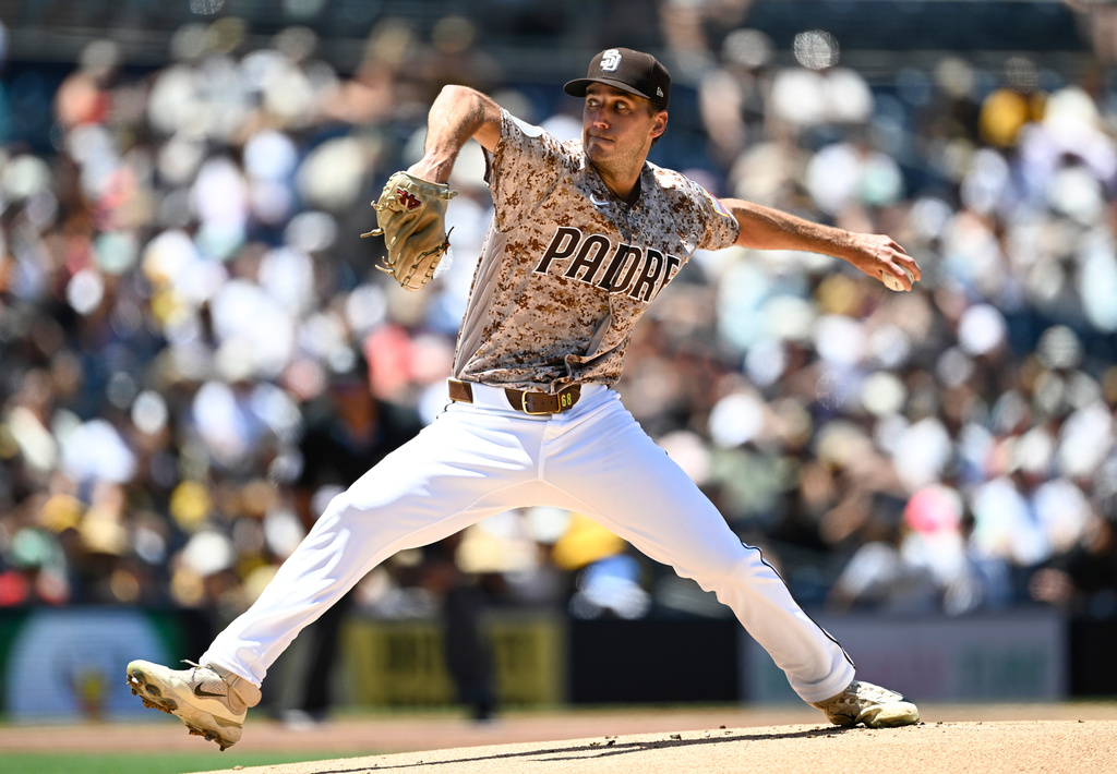 San Diego Padres pitcher Kyle Hart delivers during the first inning of a baseball game against the San Francisco Giants, Sunday, Aug. 2, 2026, in San Diego. (AP Photo/Denis Poroy)