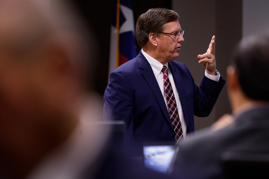 Special prosecutor Bill Turner delivers a closing statement to the jury on the 11th day of the trial for former Uvalde school district police officer Adrian Gonzales at the Nueces County Courthouse on Wednesday, Jan. 21, 2026, in Corpus Christi, Texas. (Sam Owens /The San Antonio Express-News via AP, Pool)