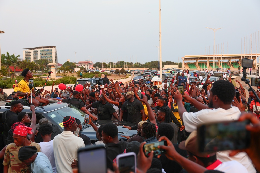 American YouTuber and online streamer Darren Jason Watkins Jr., known as IShowSpeed, meets fans at Independence Square in Accra, Ghana, during his Africa tour, Monday, Jan. 26, 2026. (AP Photo/Tsraha Yaw)