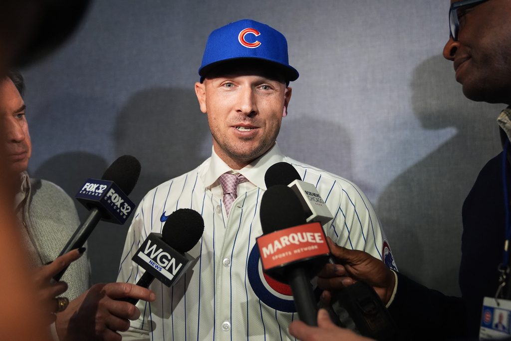 New Chicago Cubs infielder Alex Bregman talks to media after a news conference in Chicago, on Thursday, Jan. 15, 2026. (AP Photo/Nam Y. Huh)