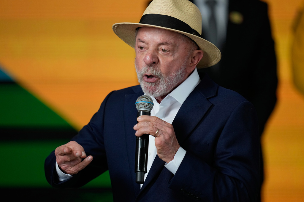 Brazilian President Luiz Inacio Lula da Silva speaks during a ceremony to announce a new security plan to combat organized crime in Rio de Janeiro, Friday, Sept. 18, 2026. (AP Photo/Silvia Izquierdo)