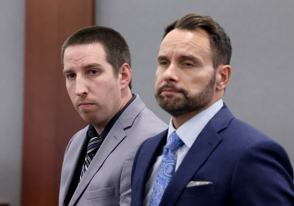 Mitchell Fairbarn, left, appears in court with his attorney Josh Tomsheck, during jury selection for his trial at the Regional Justice Center on Tuesday, Oct. 13, 2026, in Las Vegas. (Bizuayehu Tesfaye/Las Vegas Review-Journal via AP)