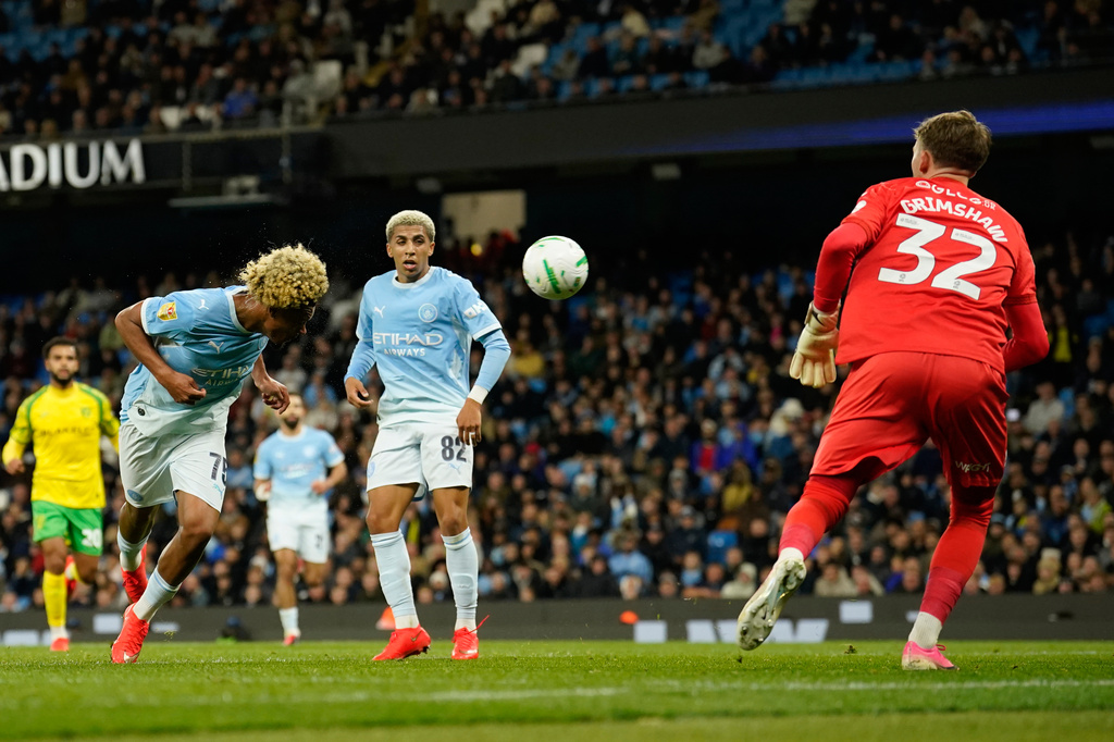 Manchester City's Floyd Samba scores first goal during the third-round English League Cup soccer match between Manchester City and Norwich City in Manchester, England, Thursday, Sept. 17, 2026. (AP Photo/Dave Thompson