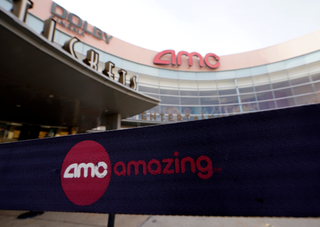 CEO sigue al frente de AMC Entertainment tras derrame cerebral