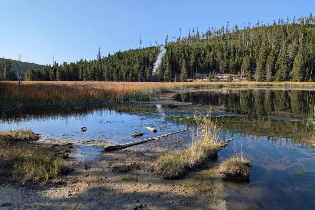 Yellowstone Spring Steam A new thermal steam vent is grabbing attention in ever-changing ...
