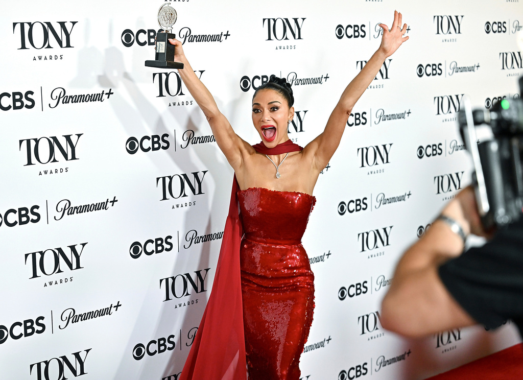 Nicole Scherzinger poses in the press room with the award for best performance by an actress in a leading role in a musical for "Sunset Blvd" during the 78th Tony Awards at Radio City Music Hall in New York, June 8, 2025. (Photo by Evan Agostini/Invision/AP File)
