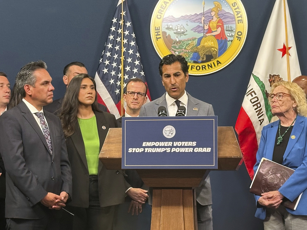 California Assembly Speaker Robert Rivas announces a legislative package to advance a partisan effort to redraw California congressional map at a press conference on Monday, Aug. 18, 2025, in Sacramento, Calif. (AP Photo/Tran Nguyen)