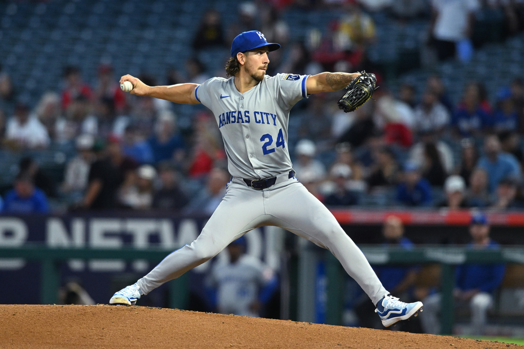 Kansas City Royals pitcher Michael Lorenzen (24) delivers a pitch against the Los Angeles Angels during the first inning of a baseball game Thursday, Sept. 25, 2025, in Anaheim, Calif. (AP Photo/Wally Skalij)