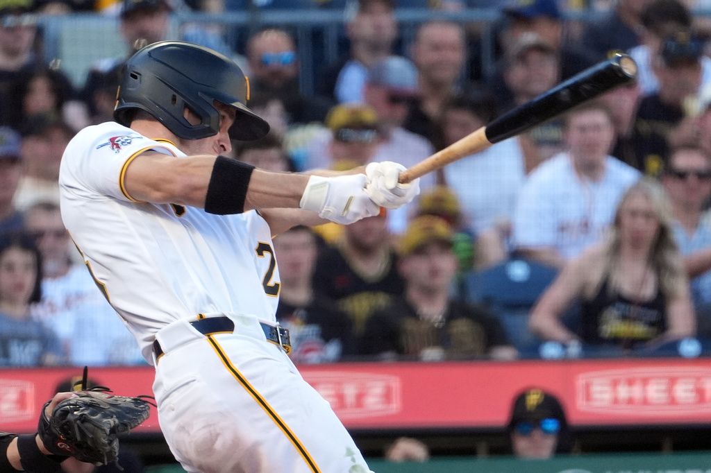 Pittsburgh Pirates' Jake Mangum drives in a run with a single off Minnesota Twins pitcher Bailey Ober in the fifth inning of a baseball game in Pittsburgh, Saturday, May 30, 2026. (AP Photo/Tom E. Puskar)