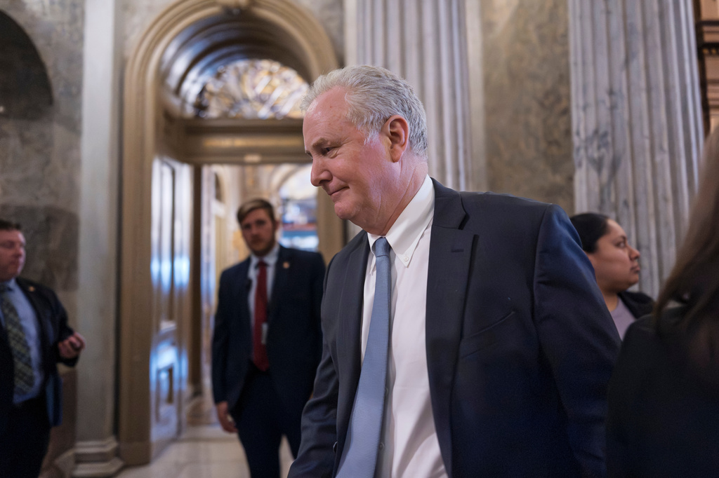 Sen. Tim Kaine, D-Va., arrives for a vote on an Iran war resolution he sponsored, at the Capitol in Washington, Wednesday, March 4, 2026. (AP Photo/J. Scott Applewhite)