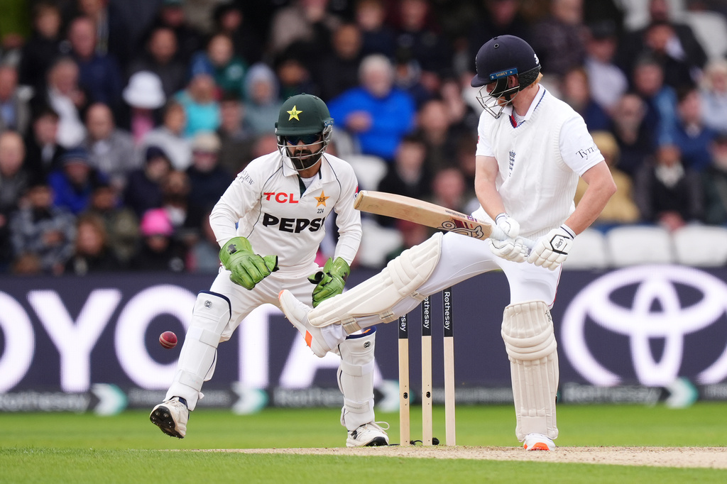 England's Jordan Cox bats on day two of the first Test match between England and Pakistan in Leeds, England, Thursday Aug. 20, 2026. (Mike Egerton/PA via AP)