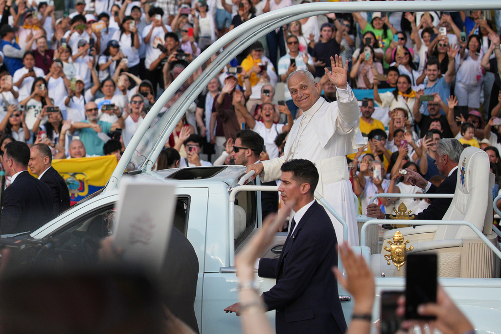 Pope Leo XIV arrives to attend a prayer vigil at Lluis Companys Olympic Stadium in Barcelona, Spain, Tuesday, June 9, 2026. (AP Photo/Emilio Morenatti)