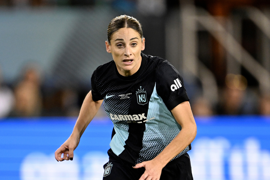 FILE - NJ/NY Gotham FC forward Esther González (9) running during the second half of a NWSL women's championship soccer match against the Washington Spirit, Saturday, Nov. 22, 2025, in San Jose, Calif. (AP Photo/Justine Willard,File)