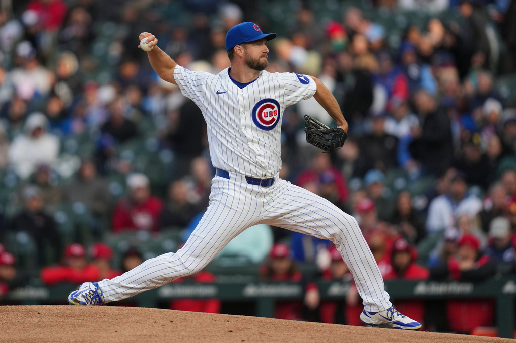 Chicago Cubs starting pitcher Colin Rea (53) throws against the Cincinnati Reds during the first inning of a baseball game Wednesday, May 6, 2026, in Chicago. (AP Photo/Erin Hooley)