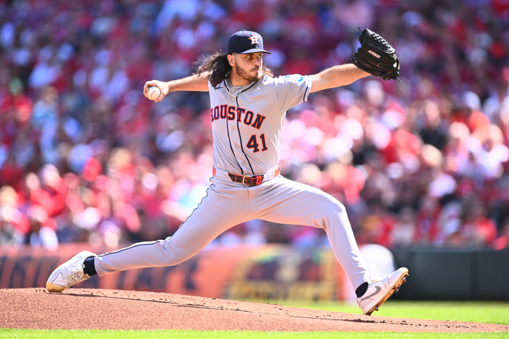 Houston Astros pitcher Spencer Arrighetti throws during the first inning of a baseball game against the Cincinnati Reds in Cincinnati, Saturday, May 9, 2026. (AP Photo/Ben Jackson)