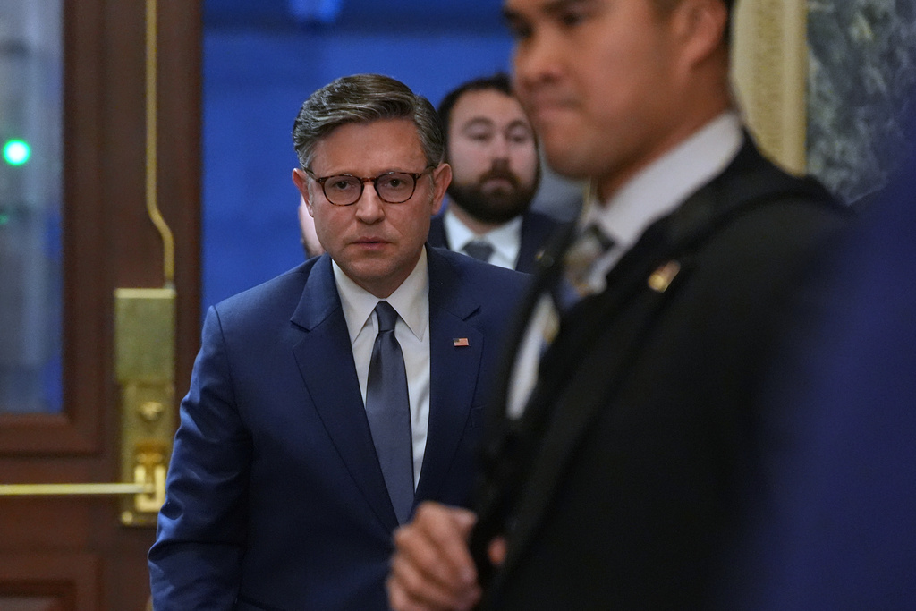 House Speaker Mike Johnson of La., arrives at the U.S. Capitol Monday, Jan. 5, 2026, in Washington, for a closed-door briefing after President Donald Trump directed U.S. forces to capture Venezuelan President Nicolas Maduro. (AP Photo/Jacquelyn Martin)