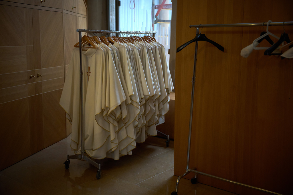 A changing room where Pope Leo XIV will vest before presiding over Mass is seen at the Sagrada Familia in Barcelona, Spain, May 15, 2026. (AP Photo/Emilio Morenatti)