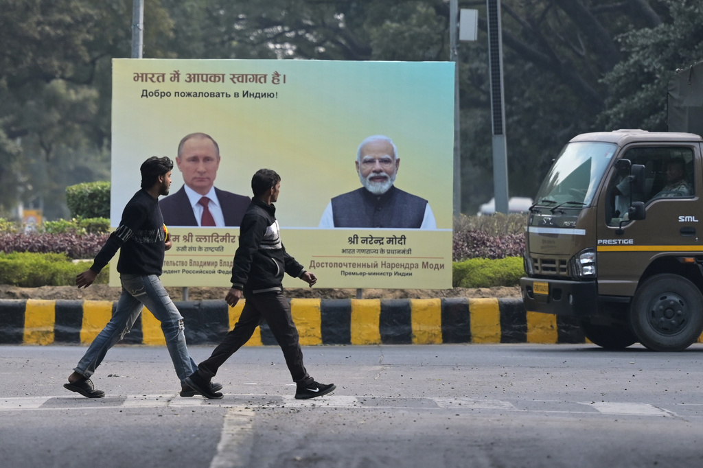 Putin arrives in New Delhi on a state visit aimed…